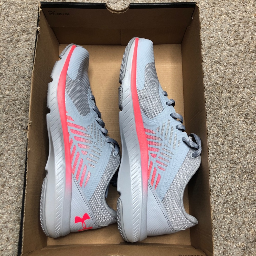 New Under Armor Shoes Size 8!